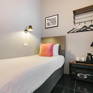 Towerbridge64 Hotel